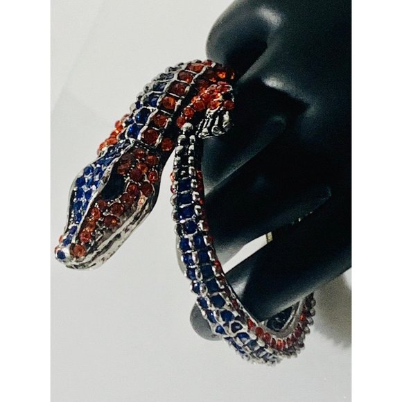 Rhinestone Crocodile Hinged Bangle Bracelet - Picture 11 of 12